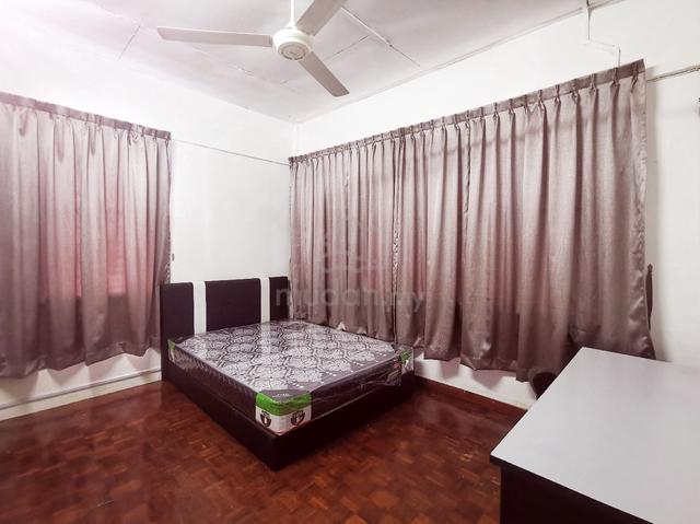 Room at Dah Yeh Villa Damai KPJ Luyang 1