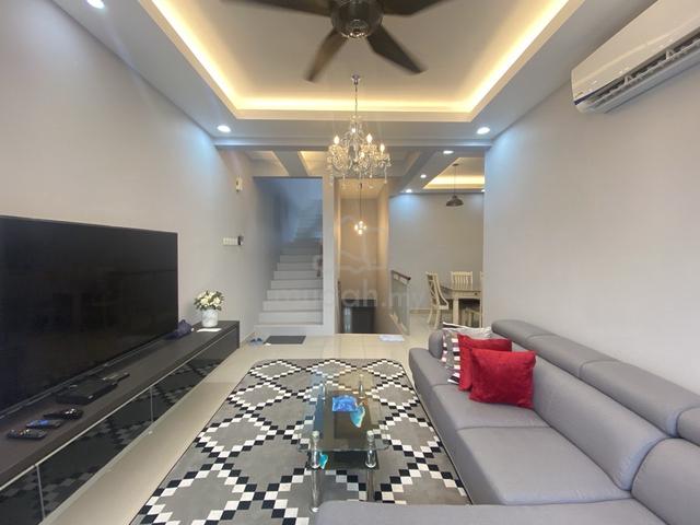 Sale Freehold Fully-furnished Crescent Park Townvilla Kajang 1