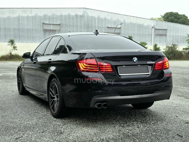 2015 BMW 528i 2.0 MSPORT. Ori Color Imperial Blue. - 2