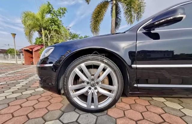 2012/15 Volkswagen Phaeton 4.2 V8 - Lexury Sedan - 5