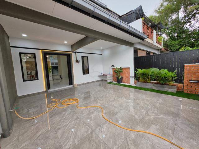 NEWLY RENO FULL EXTENDED gate&guard 2sty Bansar Sungai Long SL7 3 Bed 1