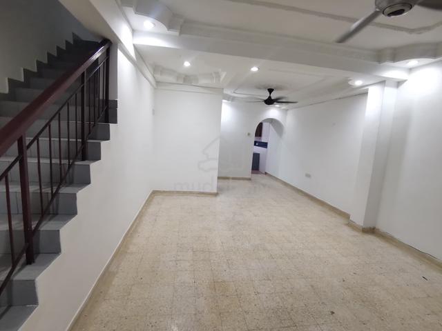 Taman Melawati 2 Storey 3+1 Room 2 Bathroom 18x60 Jalan J 1