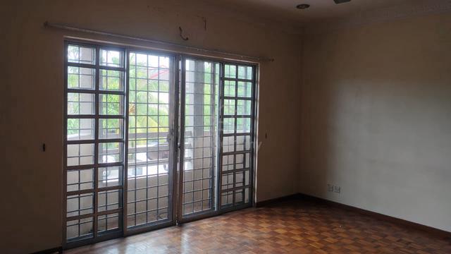 saujana puchong , 2 storey house for rent , sp 7 , 4 bed rooms 1