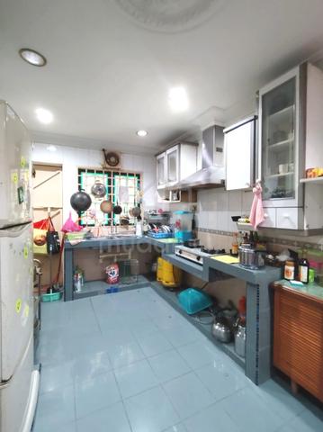 Taman Kinrara Seksyen 4 Jalan Tk 4, Double Storey House 1