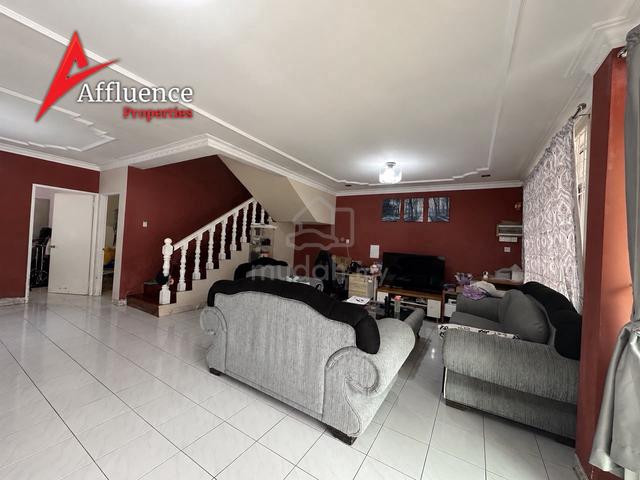 Borneo Heights @Green Height, Double Storey Seme D House For Sale! 1