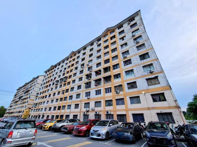 Sri Tanjung Apartment (Subang Jaya) 1