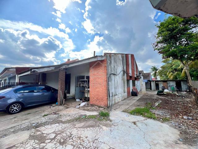 Permas Jaya 1, Corner lot 1-storey kitchen extended house for Sale 1