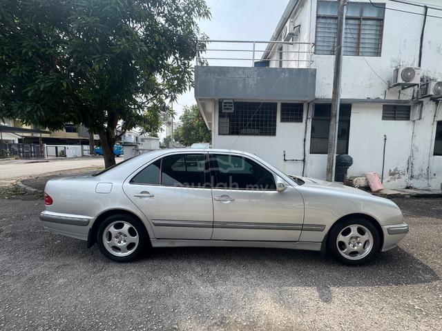 2000 E240 ELEGANCE (CBU) 2.4 - 5 Speed (A) - 4