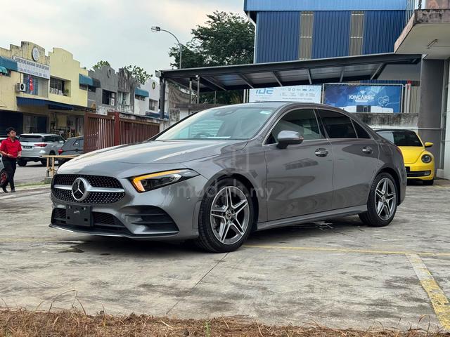 RECON 4k KM 2022 Mercedes Benz A180 AMG LINE SEDAN - 1