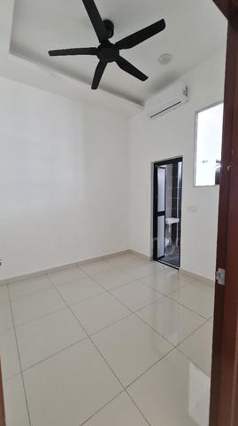 Double Storey Terrace House 4