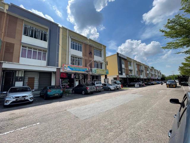3 Storey Shoplot @ Sierra Perdana For Sale 1