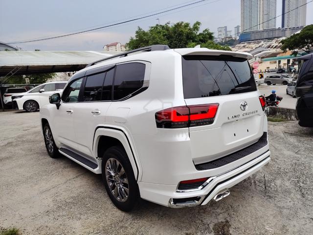 2023 Toyota LANDCRUISER 3.5 ZX JBL Sound 6,000km5A - 2