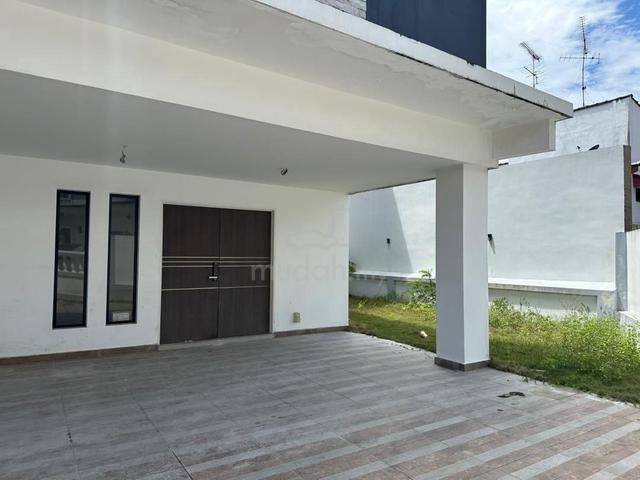 Jalan Kemuncak Taman Nong Chik Semi D House Sale Johor Bahru 1