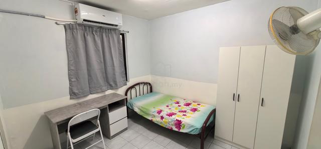 KL City - Middle Room (can walk to LRT Pudu & Hang Tuah) 1