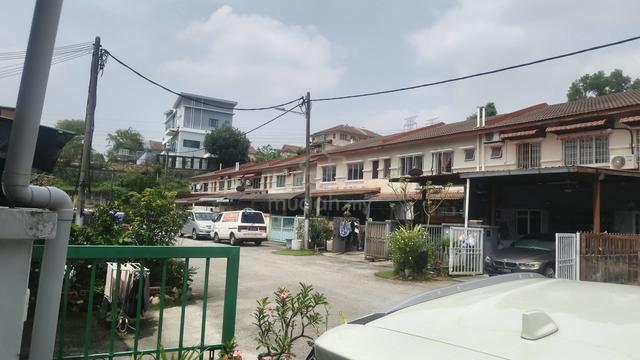 Taman Suria Desa Aman Sungai Buloh 1