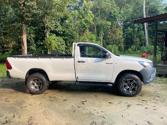 2018 Toyota HILUX 2.4 MT FACELIFT (M) - 3