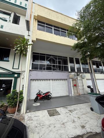 3 Storey Shop Lot Melaka Raya Near Hong Leong Bank 1