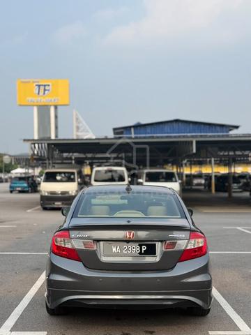 2013 Honda CIVIC 1.5 (HYBRID) (A) - 4