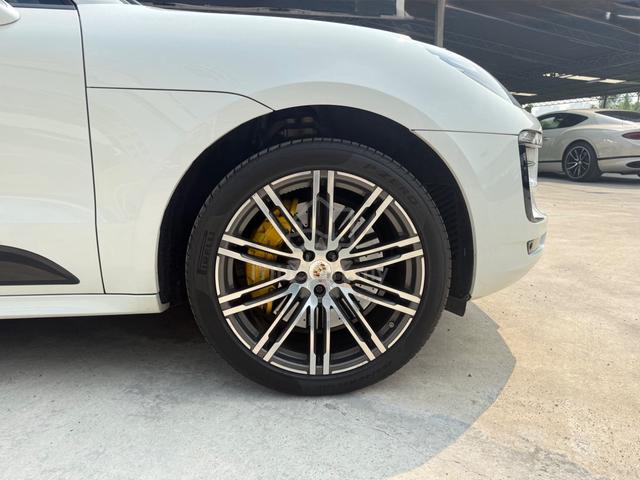 2016 LOCAL Porsche MACAN 3.0 S,HIGH SPEC,PCCB,PASM - 2