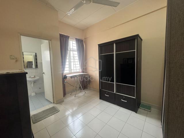 Taragon puteri @ Cheras Batu 9 ,2 and half storey 1340sf 3rooms 3baths 1