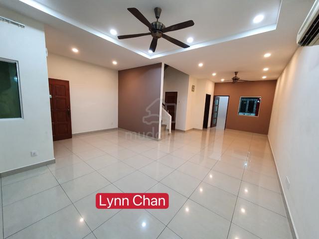 Greenlane 3-Storey Landed Terrace for Sale with Tenancy 1