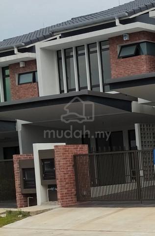 Teres Dua tingkat denai untuk disewa fully furnished elmina 1