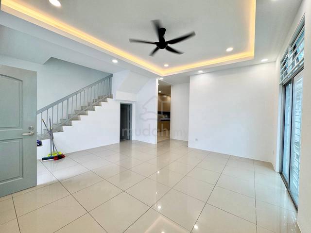 Refurbish Unit. Semi-D Cluster 2 Tingkat, Ivory Residence SP9. 1