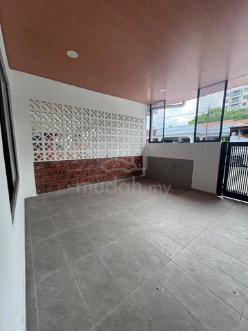 Brand New Corner House Kampung Lapan 1