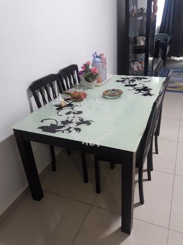 used dining room table with 6 chairs