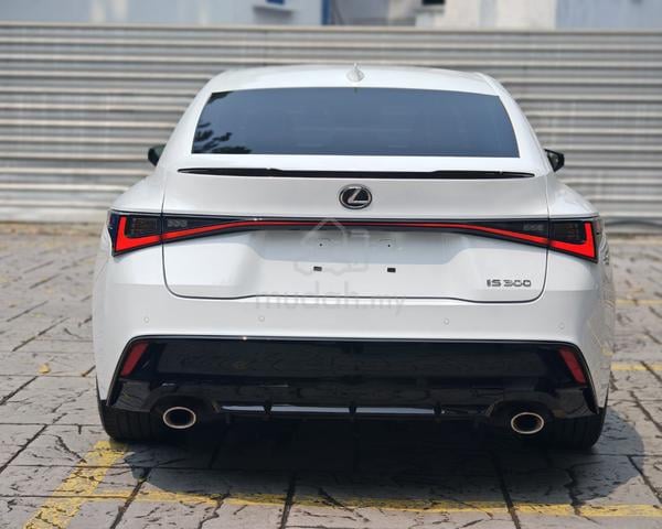 2023 Lexus IS300 2.0 F-SPORT MODE BLACK III 4.5B - 4