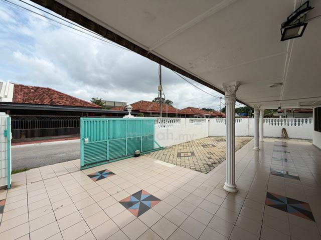 READY TO MOVE IN Single Storey Bungalow For Rent @ Tengkera Melaka 1