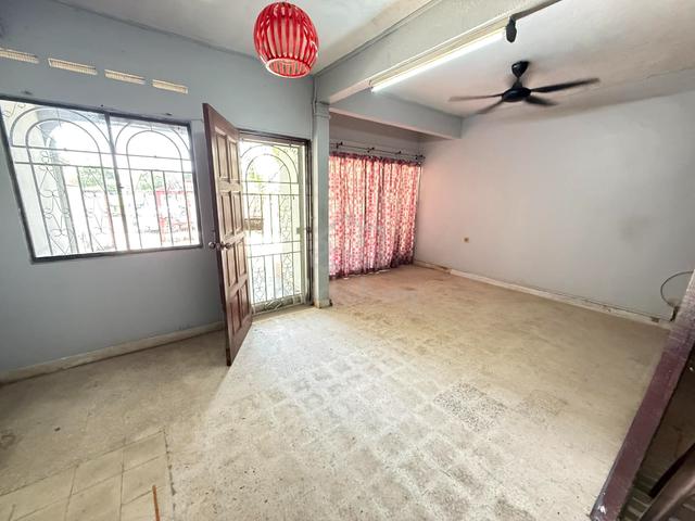 Taman Sri Muda, Guard 20x60 Seksyen 25, Shah Alam, Facing Garden 1