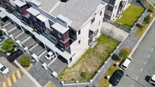 CORNER LOT Townhouse (Ground Floor) The Strata Bandar Puteri Bangi 1