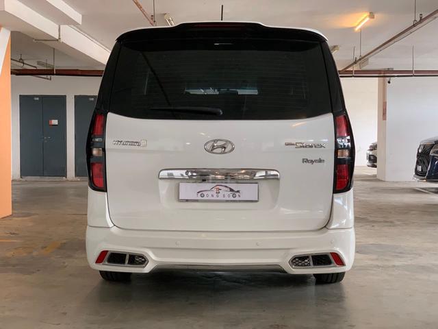 Hyundai GRAND STAREX 2.5 ROYALE PREMIUM (A) MPV - 4