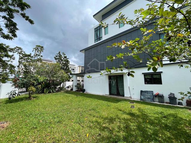 Freehold Corner Unit - 3 Storey Link House (Type - Fusca) Setia Utama 1
