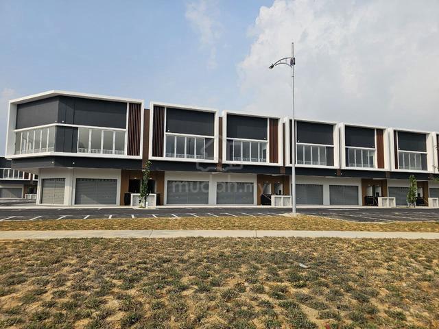 [CORNER] Double Frontage Shoplot The Corak Serenia City - Main Road 1