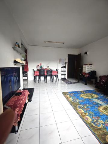 saujana apartment 1
