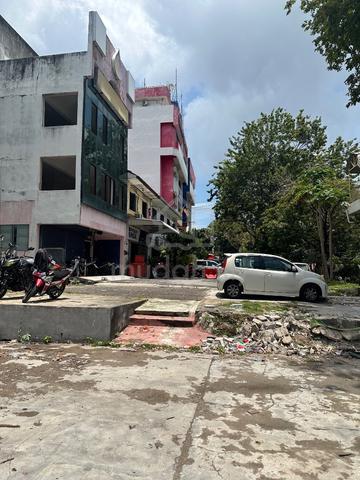 3 Storey Commercial Shop Lot at Gelugor, Penang 1