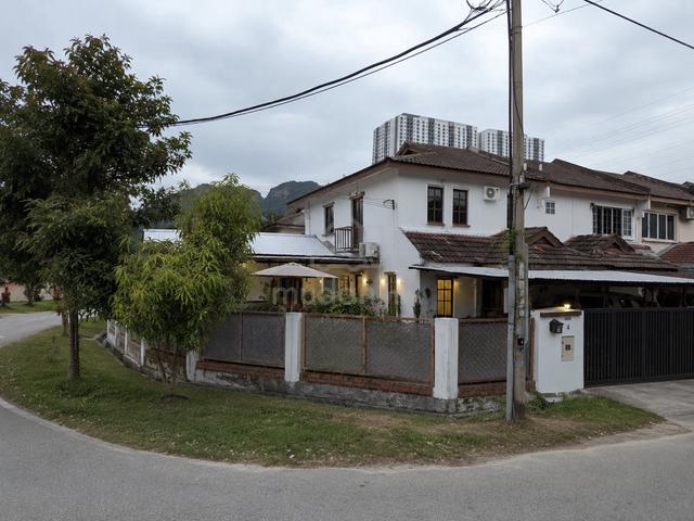Selangor Batu Caves Partially Furnished Terraced House For Rent 1