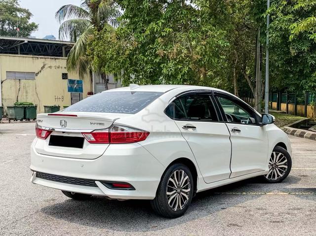 Honda CITY 1.5 V GM6 ElecLeatherSeat PShift RevCam - 2