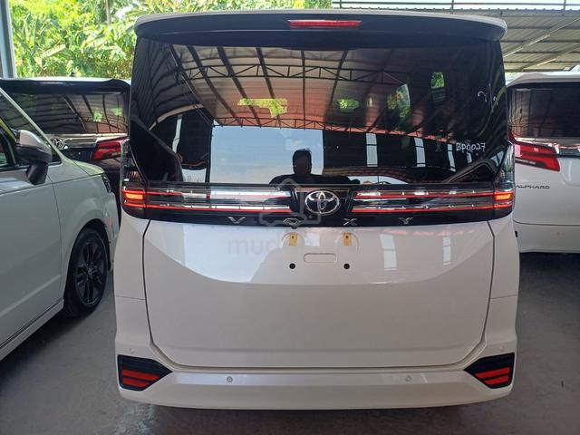 2023 Toyota VOXY 2.0 S-Z (A) NEW CAR GRADE 5A - 5