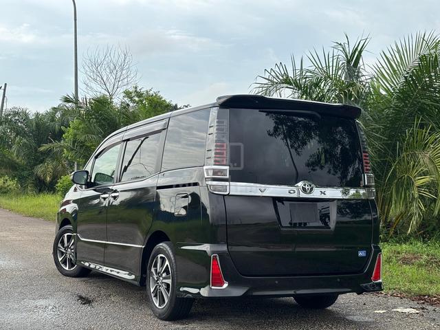 2022 Toyota VOXY 2.0 S-G (A) - 4