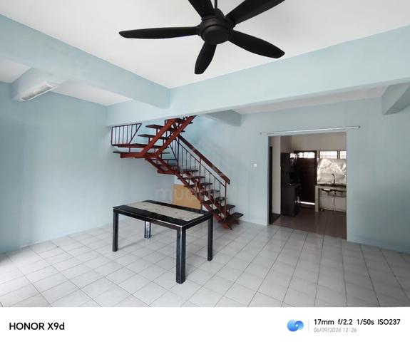 2 Storey 4R3B Lep KP Lestari Putra Permai MRT Equine Seri Kembangan 1