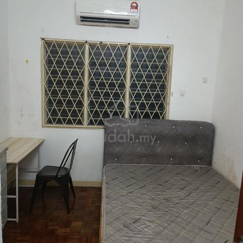 Medium room with bathroom attached at USJ6 for rent 1