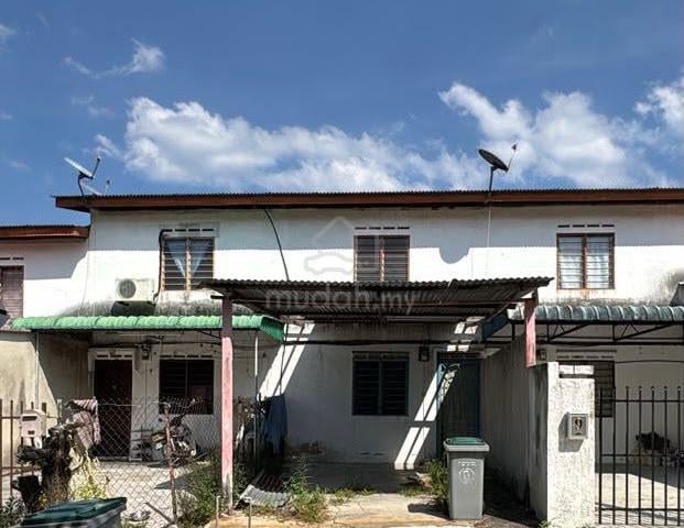 Taman Gunung Emas Double Storey Low Cost House 2bed Johor 1