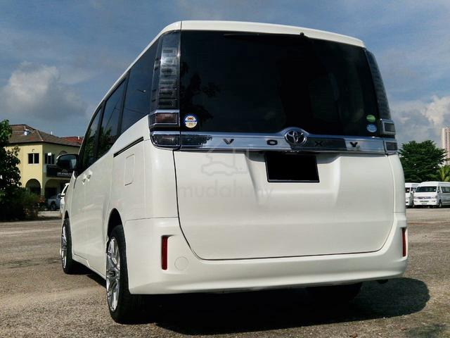 2019 Toyota VOXY 2.0 X (A) NEW FACELIFT SET 8 SEAT - 2