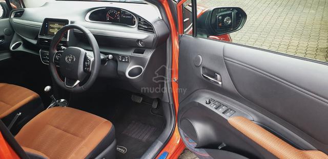 Toyota SIENTA 1.5 V 2xPower Door Service by Toyota - 4