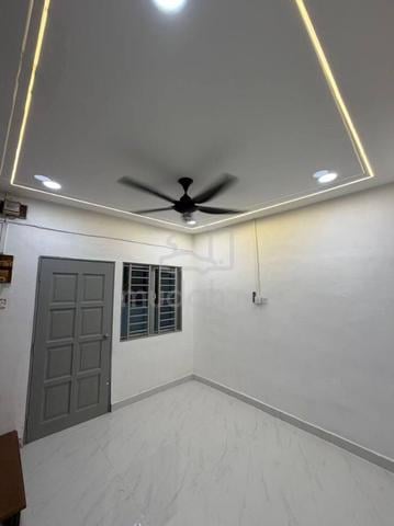 Jalan Satria，Taman Titiwangsa，Kluang，Double Storey Low Cost 1