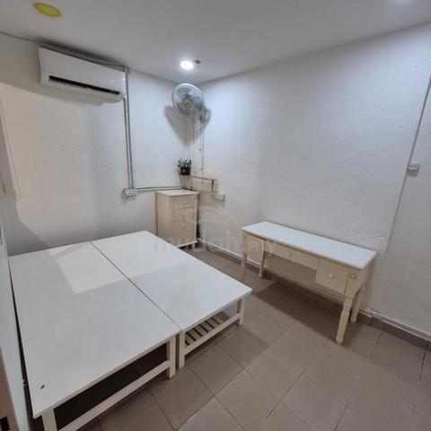 Ground Floor 2/3-rooms @ Georgetown Renovated Fully Renovated 2