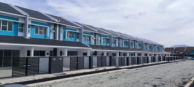 Modern Residential / Bandar Lahat / Double Storey / Extra land / AEON 1